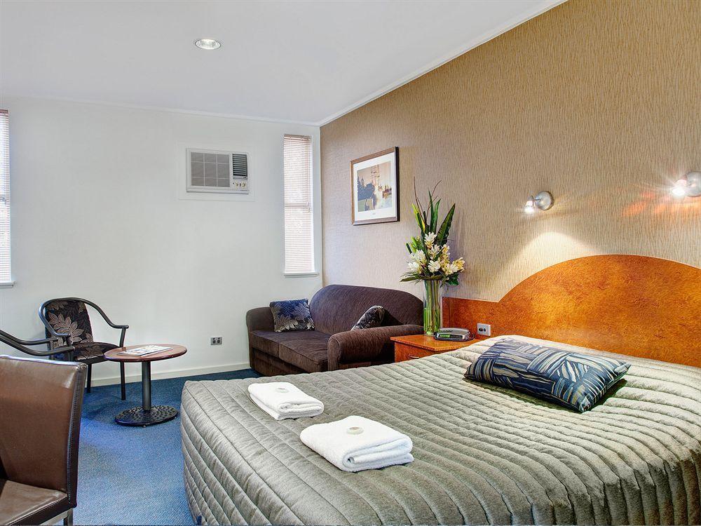 Tonsley Hotel Adelaide Bagian luar foto